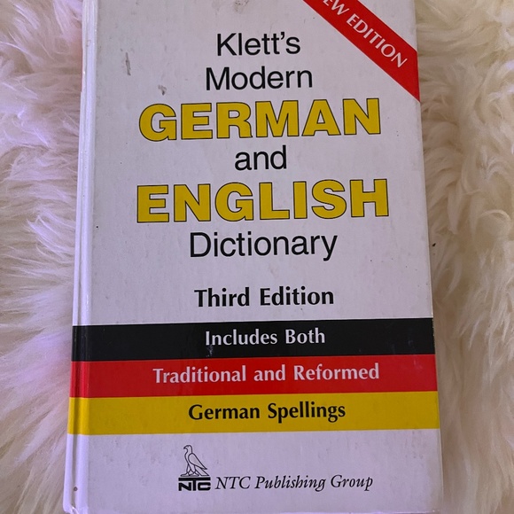 Learn German!  German English dictionary reference book - Picture 1 of 2